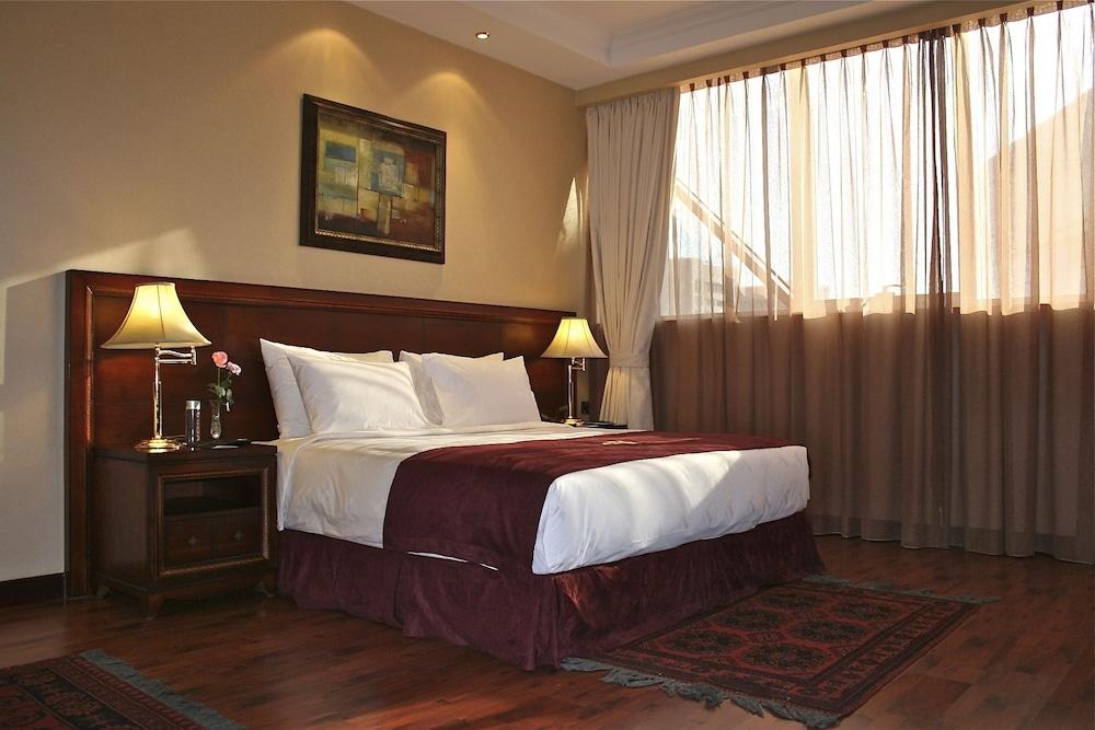 Trianon Royal Hotel Abou Dabi Extérieur photo
