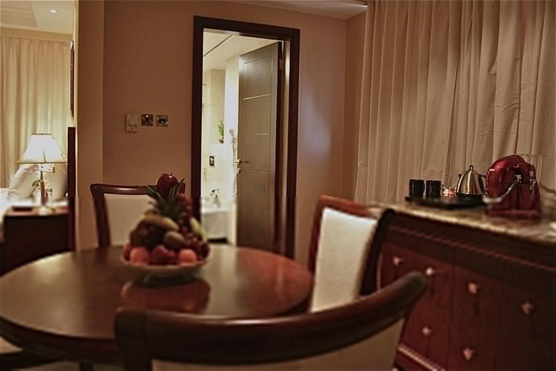 Trianon Royal Hotel Abou Dabi Extérieur photo