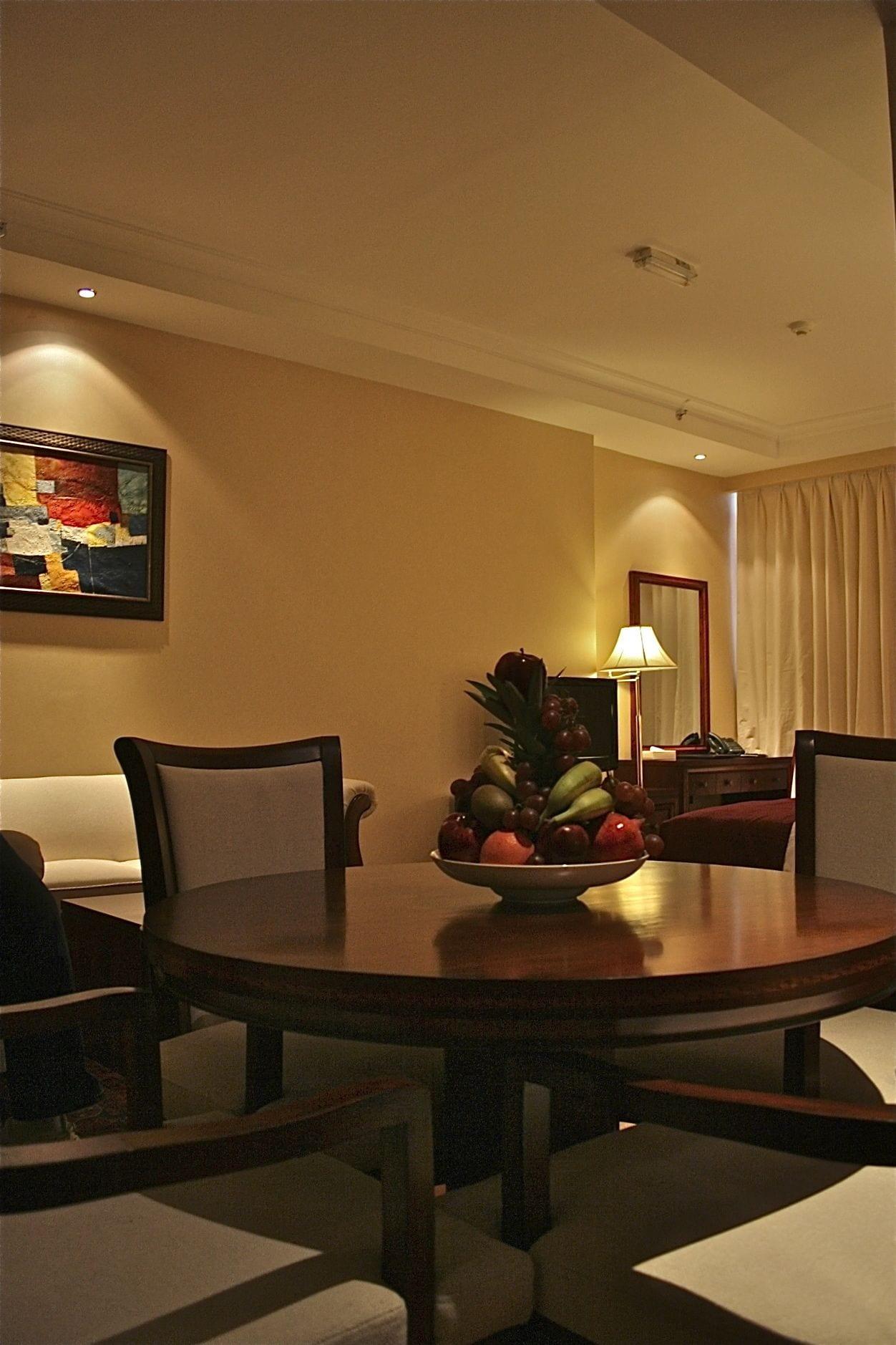 Trianon Royal Hotel Abou Dabi Extérieur photo