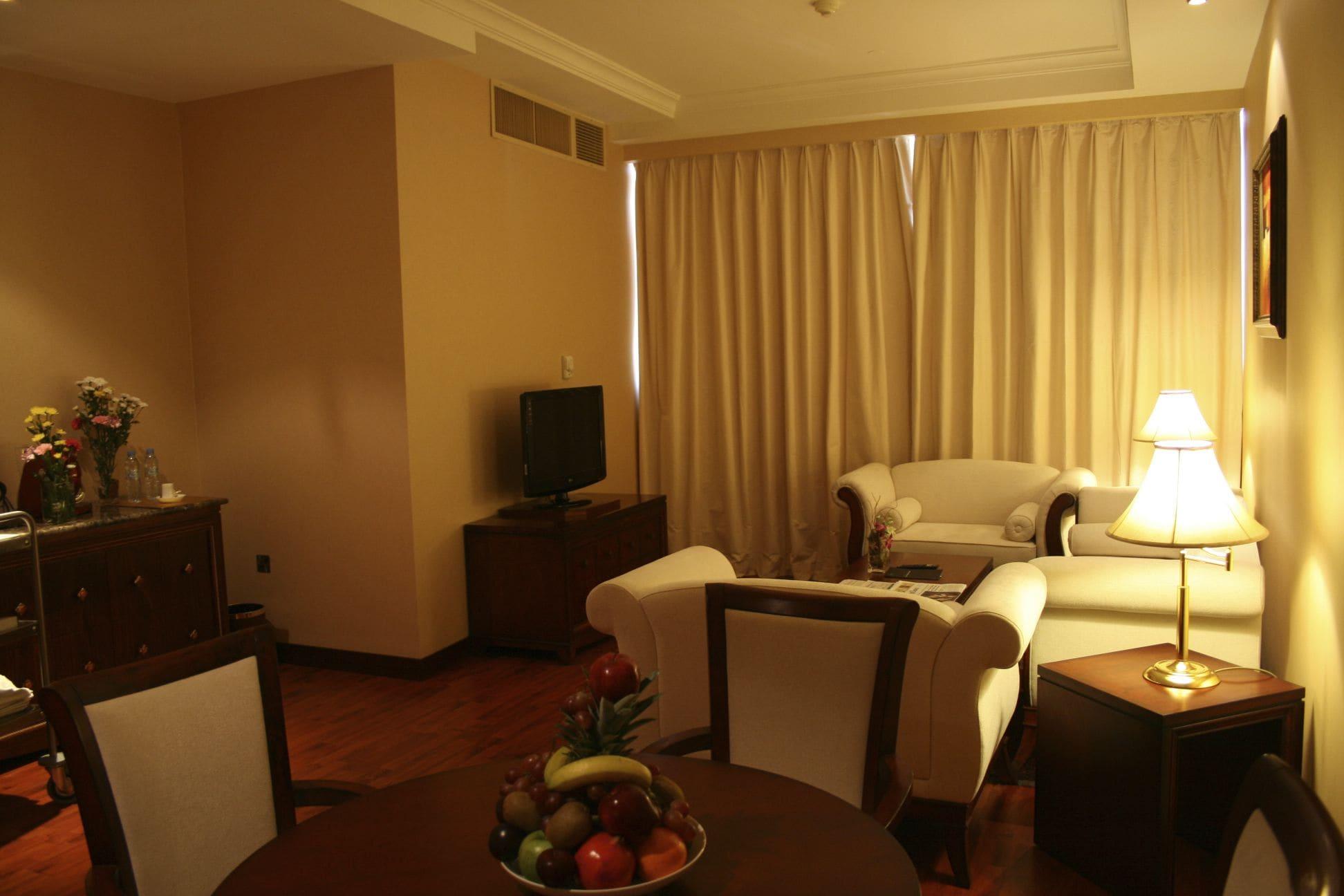 Trianon Royal Hotel Abou Dabi Extérieur photo